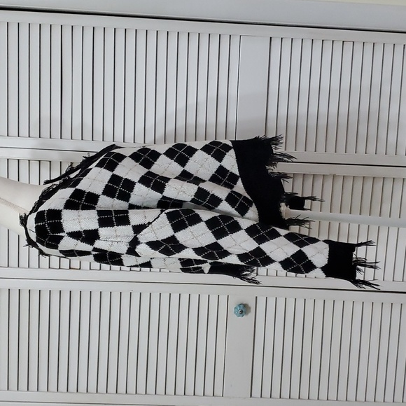 Just Polly Black and White Frayed Distressed Fringe Sweater, Size Large - Picture 4 of 9